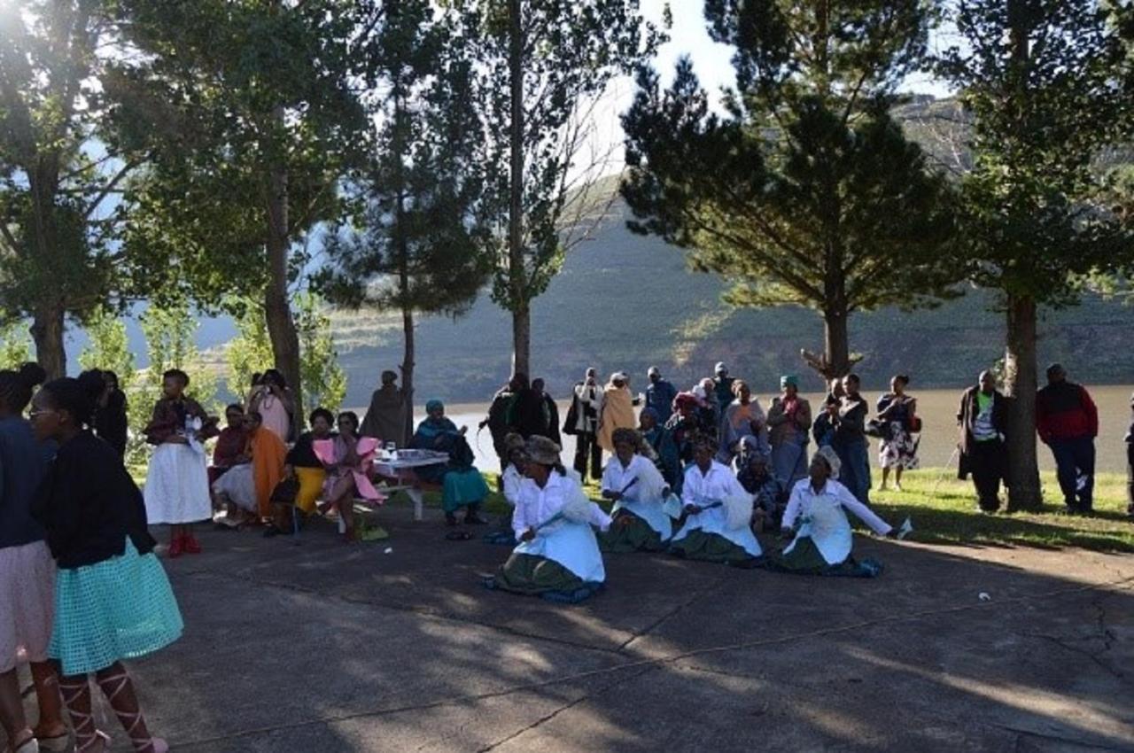 Motebong Lodge Bokong Exterior photo